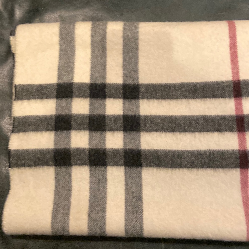Burberry cashmere scarf
